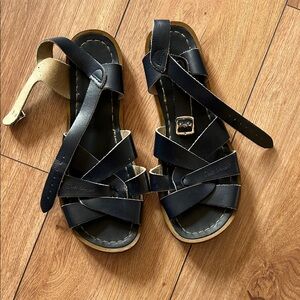 Navy Saltwater Sandals Size 6